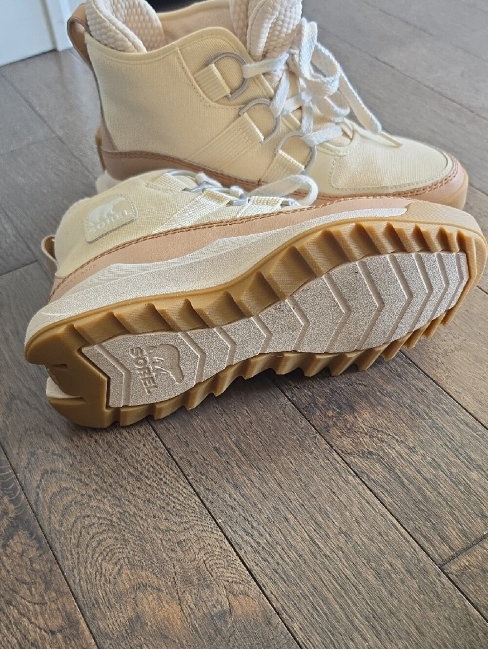 Sorel Fleece Lined Cream High-Top - Picture 6 of 7